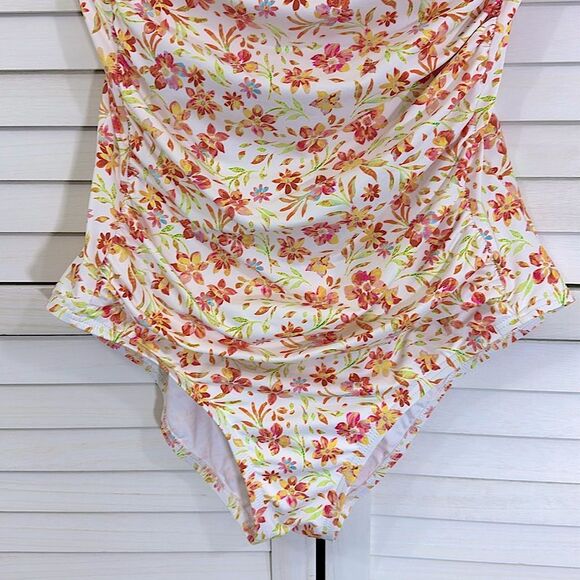One Piece Swimsuit Size 14 Floral Emerald Bay NWOT - Picture 4 of 13